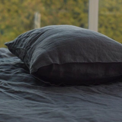 Black linen pillowcase | Our linen pillowcases are easy to care for and can be machine washed and tumble dried, so you can enjoy them for years to come. The more you use and wash them, the softer they become, making them even more comfortable over time.